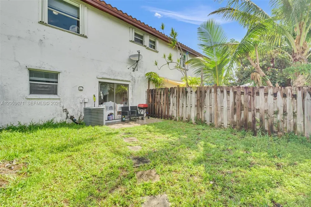 8140 SW 209th St Cutler Bay, FL 33189