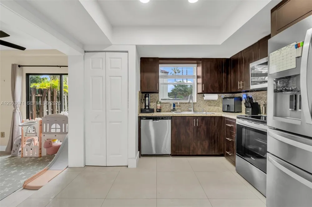 8140 SW 209th St Cutler Bay, FL 33189