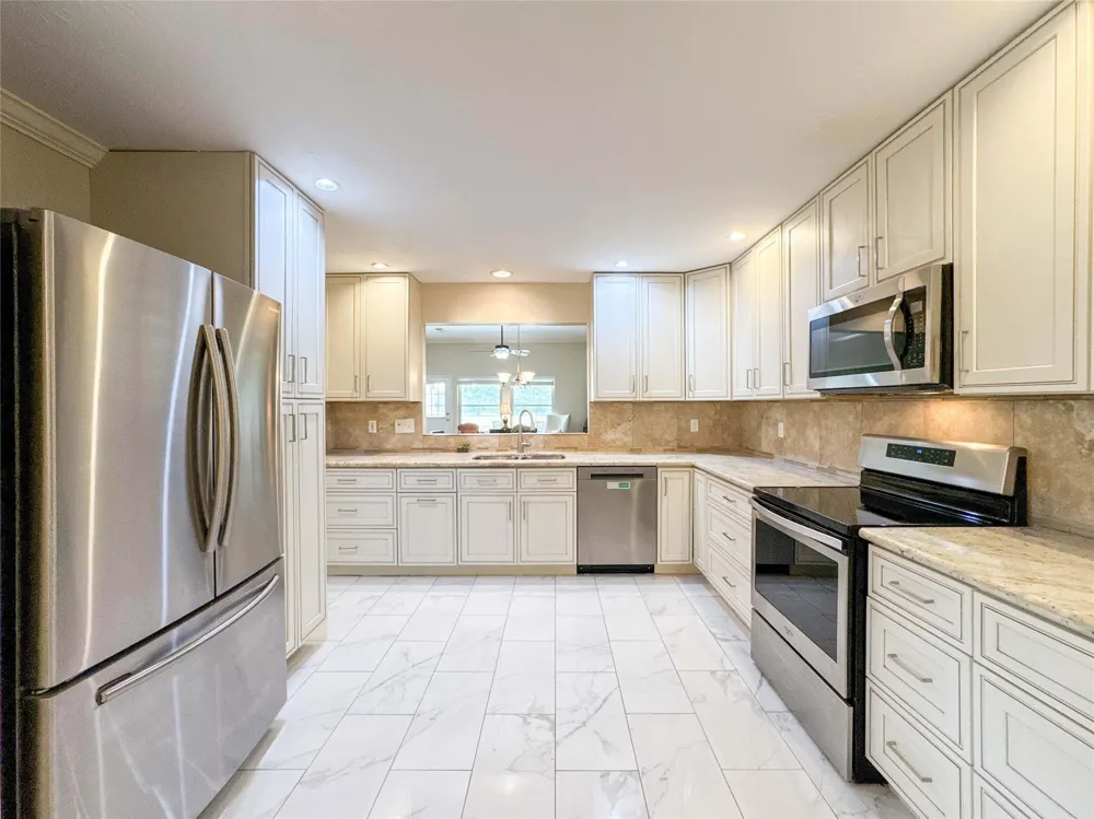 3530 Teakwood Lane Pearland, TX 77584