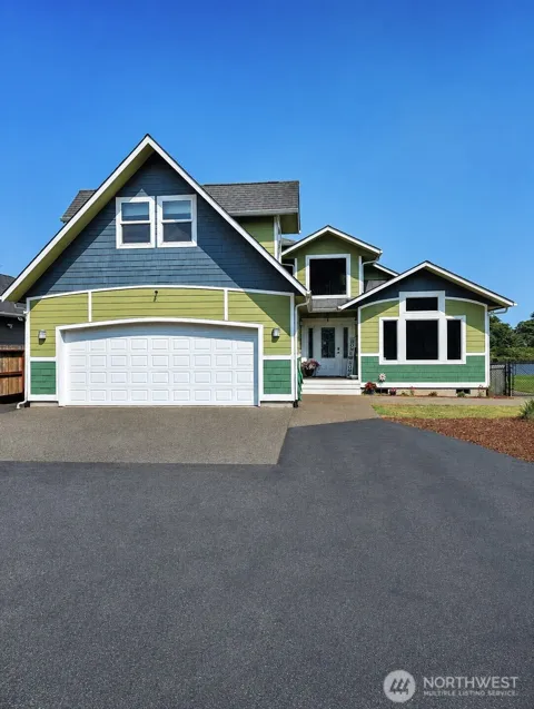 570 Weatherwax Loop NE