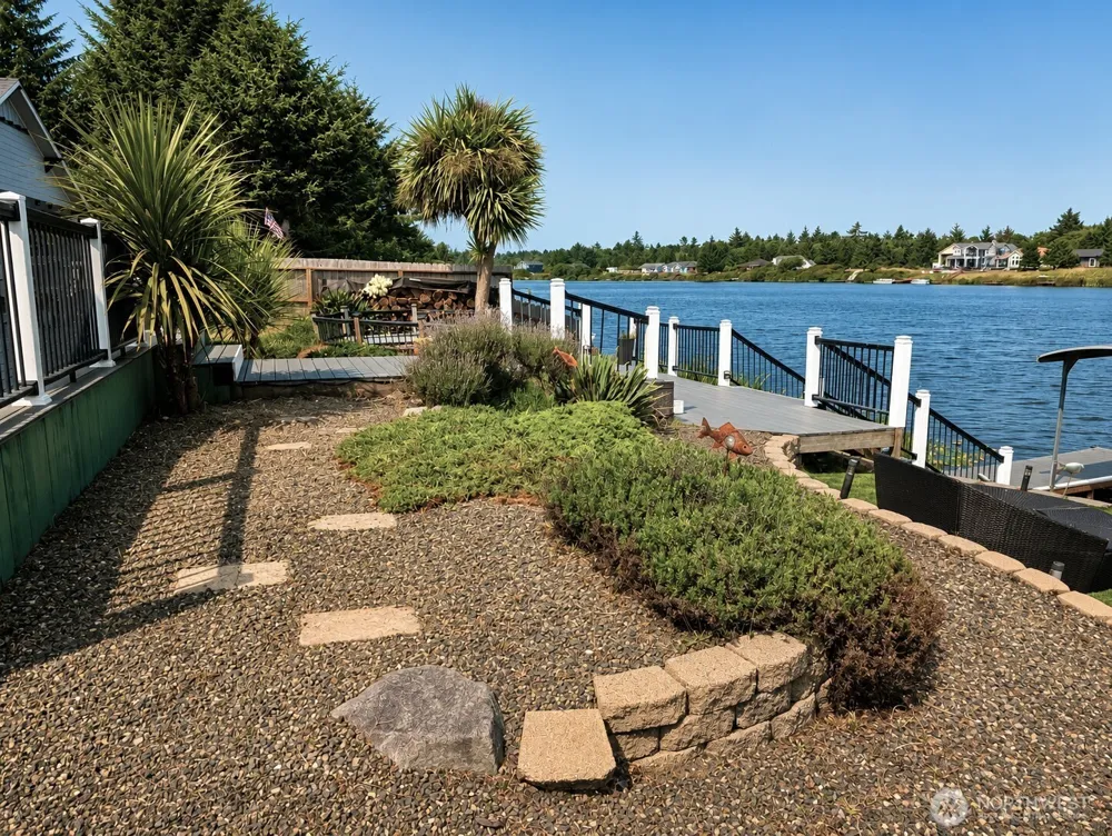 570 Weatherwax Loop NE Ocean Shores, WA 98569