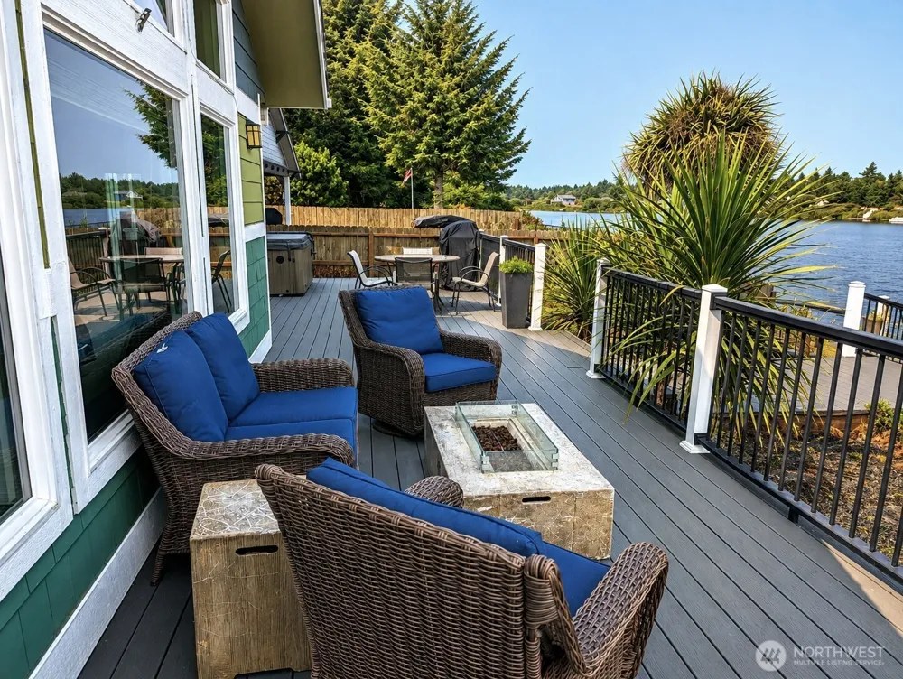 570 Weatherwax Loop NE Ocean Shores, WA 98569