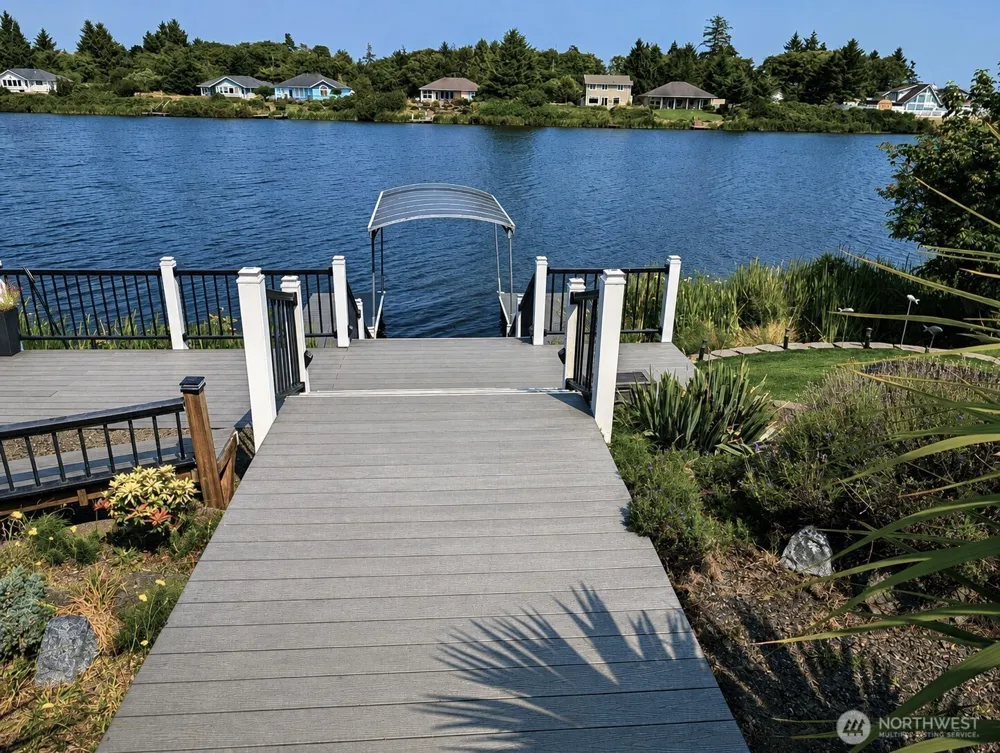 570 Weatherwax Loop NE Ocean Shores, WA 98569