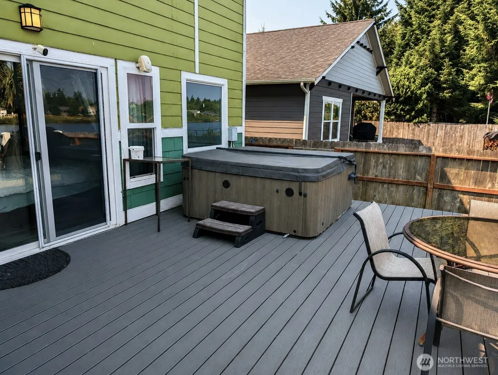 570 Weatherwax Loop NE Ocean Shores, WA 98569