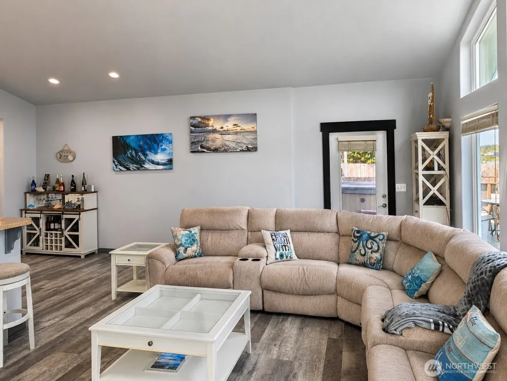 570 Weatherwax Loop NE Ocean Shores, WA 98569