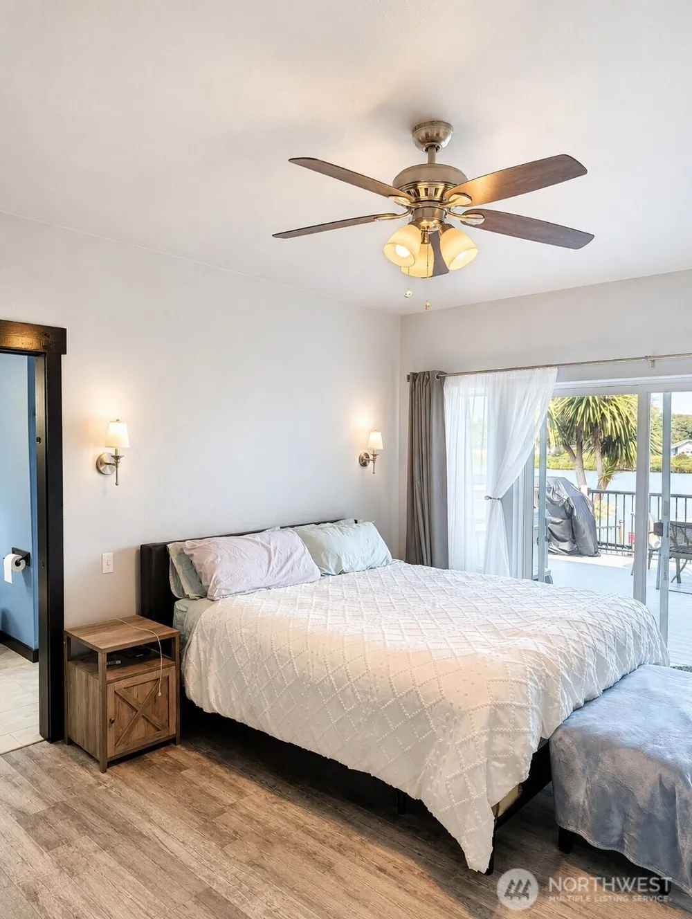 570 Weatherwax Loop NE Ocean Shores, WA 98569