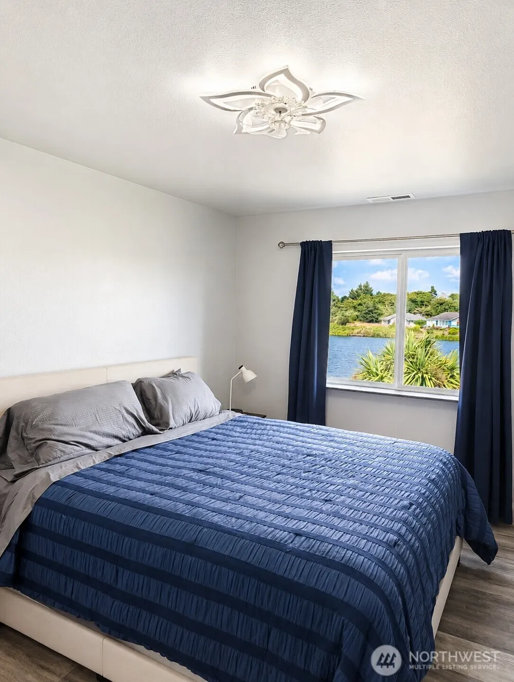 570 Weatherwax Loop NE Ocean Shores, WA 98569