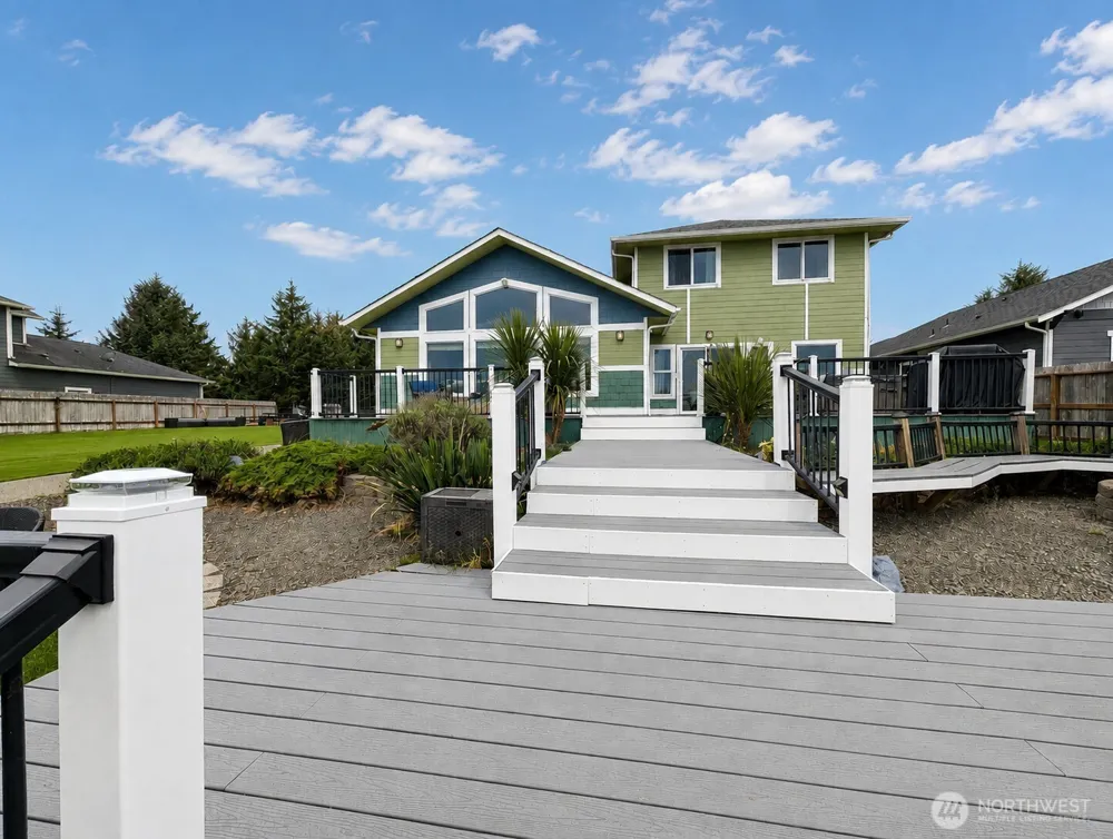 570 Weatherwax Loop NE Ocean Shores, WA 98569