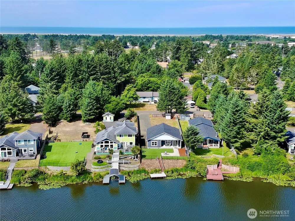 570 Weatherwax Loop NE Ocean Shores, WA 98569