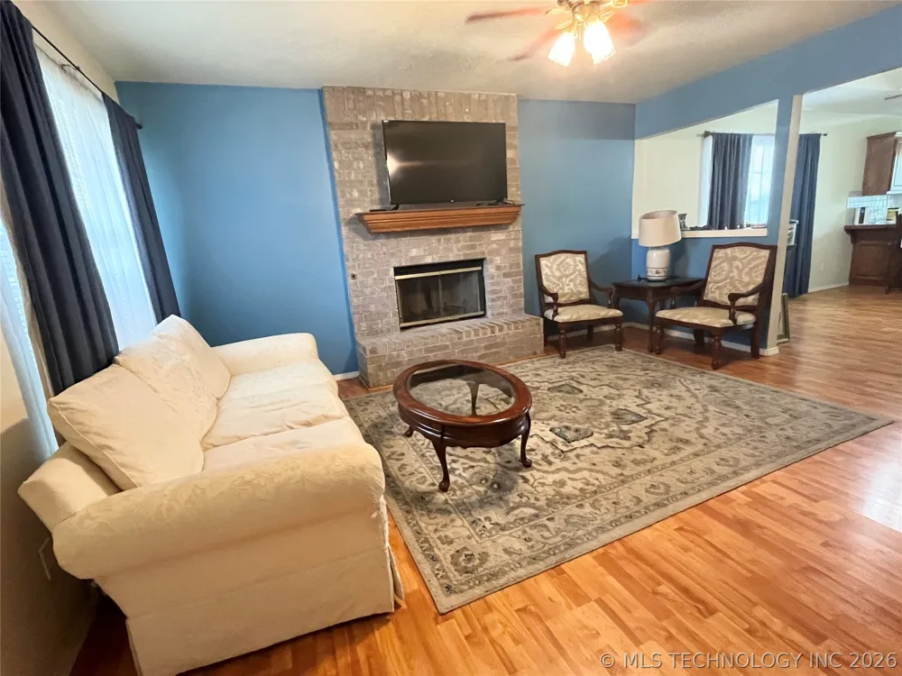 1331 E Bryan Avenue Sapulpa, OK 74066