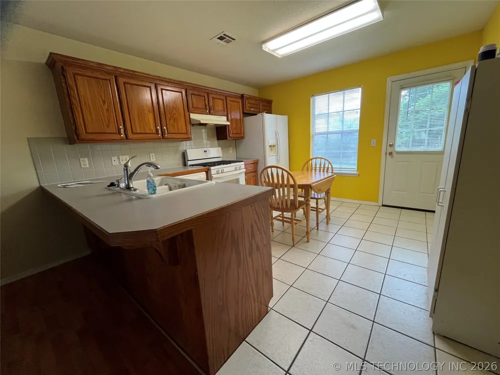 1331 E Bryan Avenue Sapulpa, OK 74066