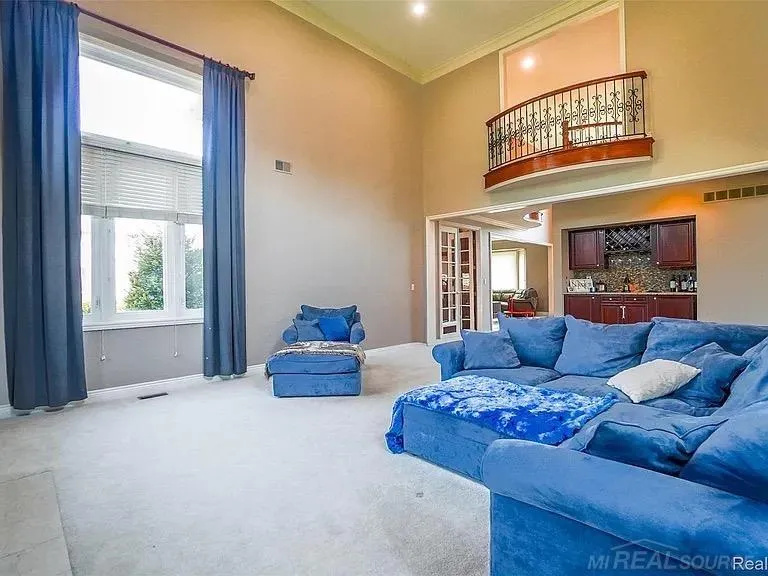 54182 Queensbourough Drive Shelby Charter Township, MI 48315