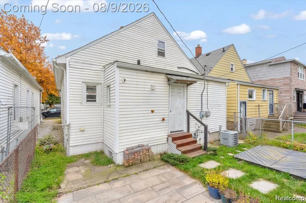 2997 Hanley Street Hamtramck City, MI 48212