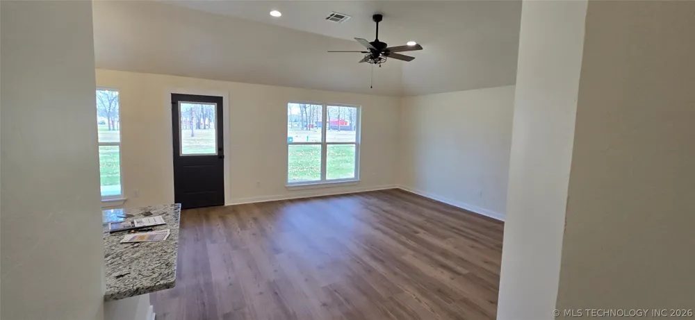 529 E Oak Tree Avenue Perkins, OK 74059