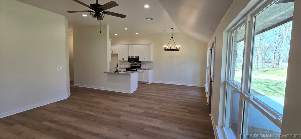 529 E Oak Tree Avenue Perkins, OK 74059