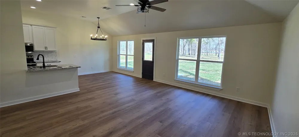 529 E Oak Tree Avenue Perkins, OK 74059