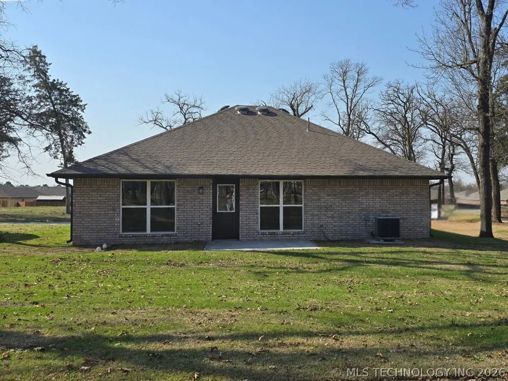 529 E Oak Tree Avenue Perkins, OK 74059