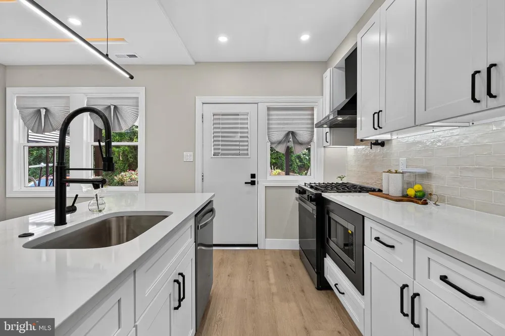 2423 W COLD SPRING LANE Baltimore, MD 21215