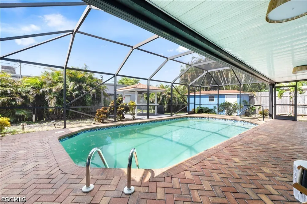 Oakley Avenue Fort Myers, FL 33901