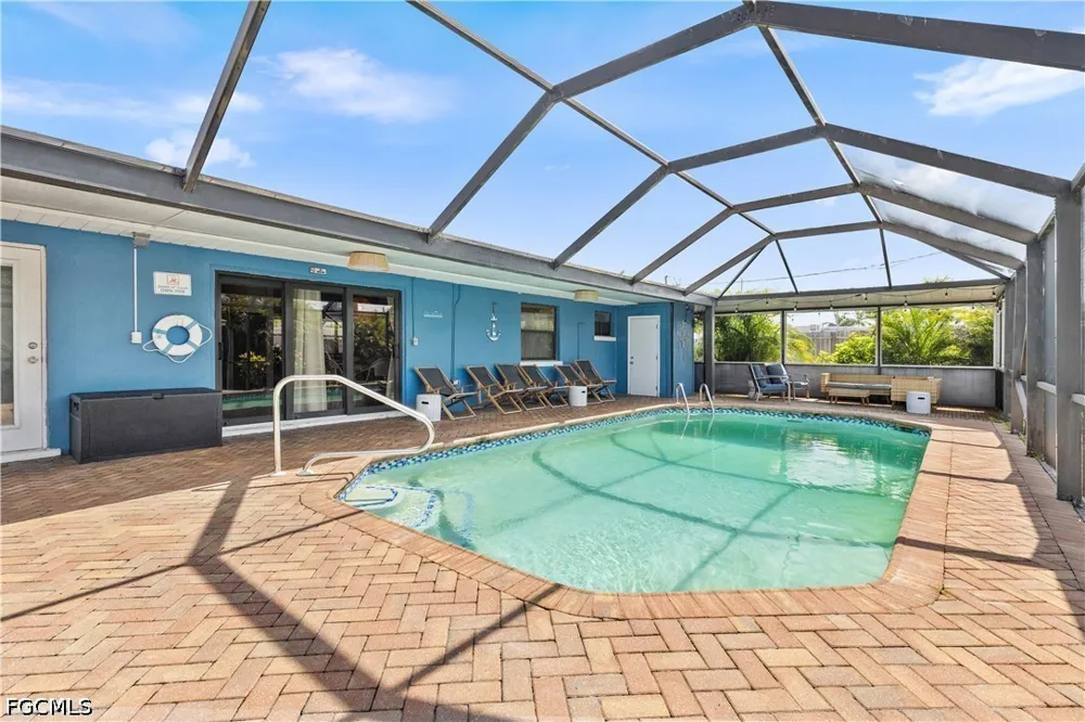 Oakley Avenue Fort Myers, FL 33901