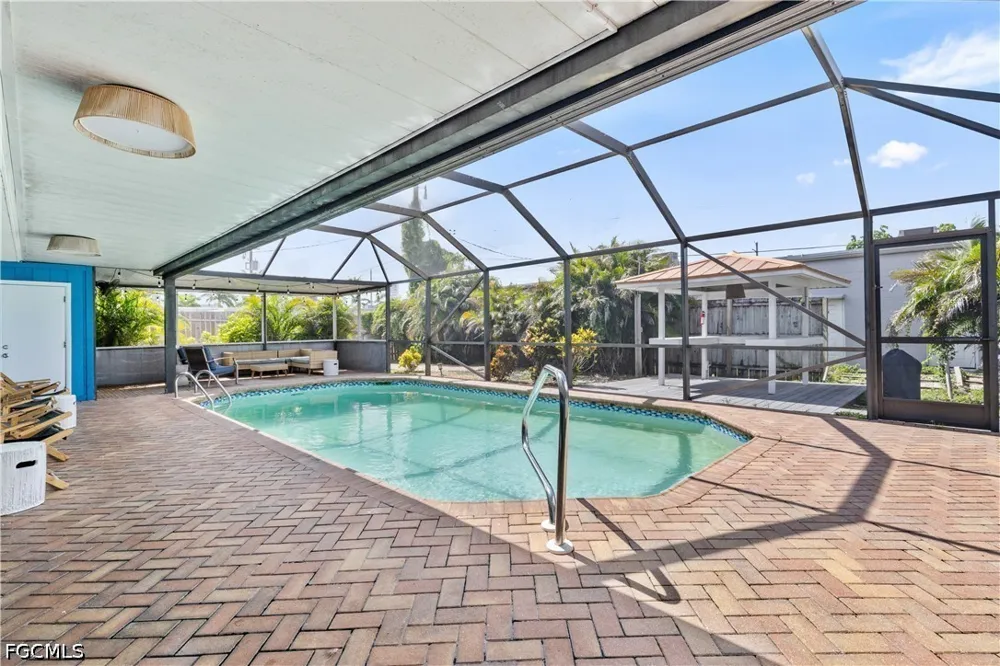 Oakley Avenue Fort Myers, FL 33901