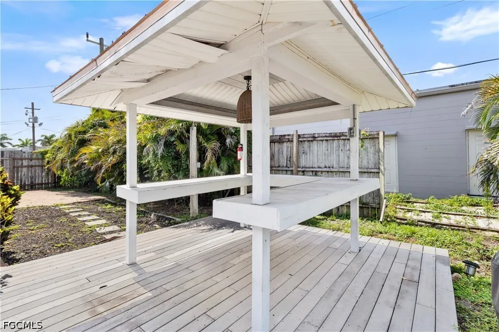 Oakley Avenue Fort Myers, FL 33901