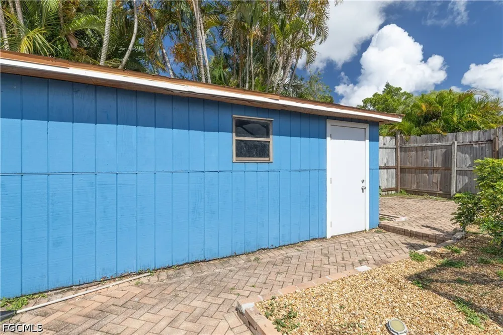 Oakley Avenue Fort Myers, FL 33901