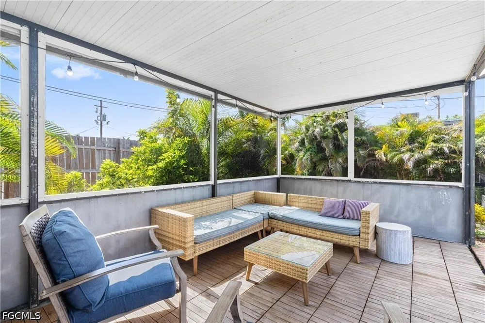 Oakley Avenue Fort Myers, FL 33901