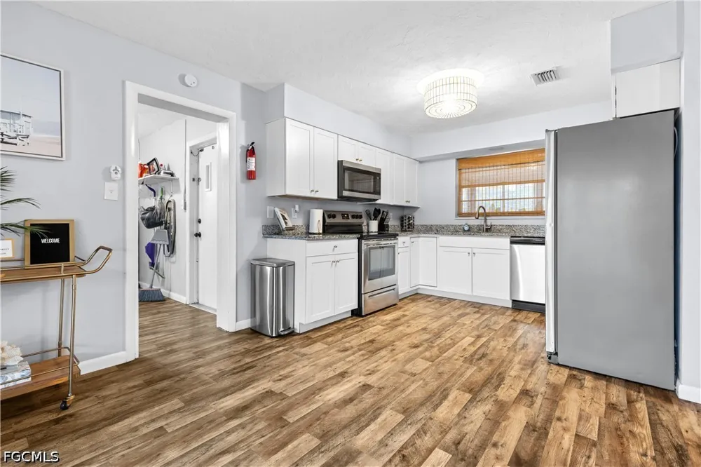 Oakley Avenue Fort Myers, FL 33901