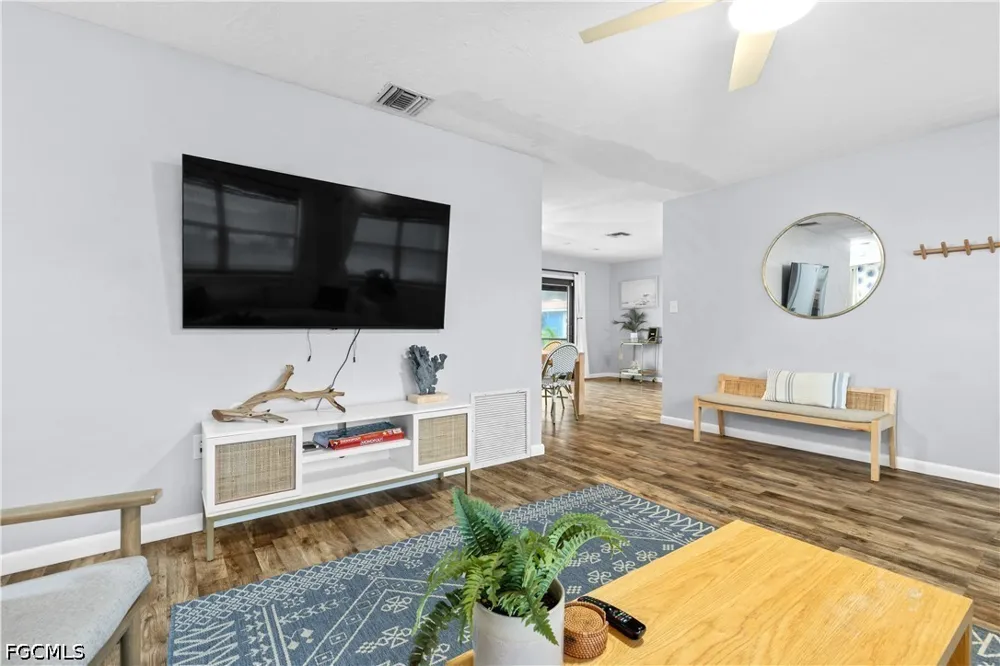 Oakley Avenue Fort Myers, FL 33901