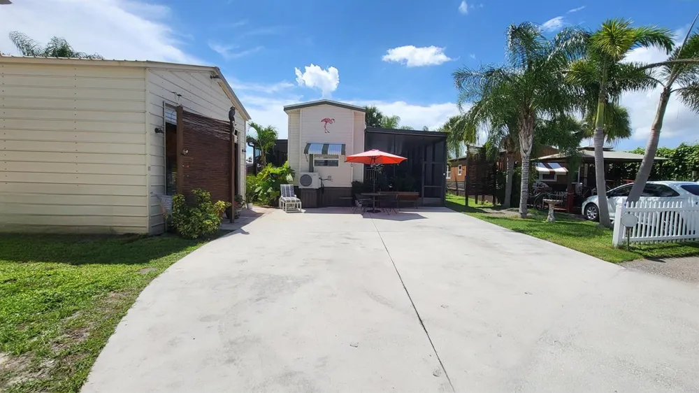 70 Turtle Cove Okeechobee, FL 34974