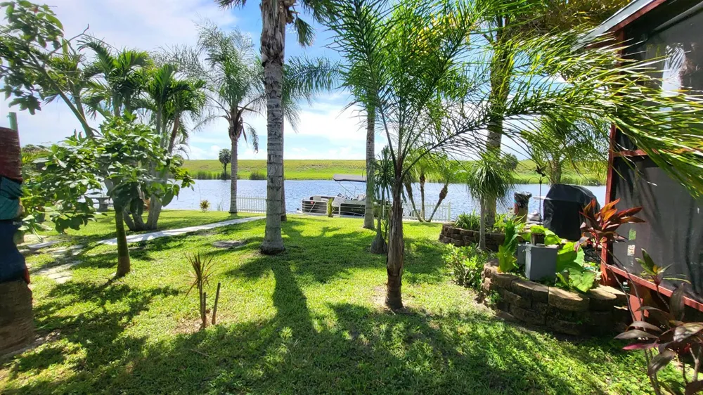 70 Turtle Cove Okeechobee, FL 34974