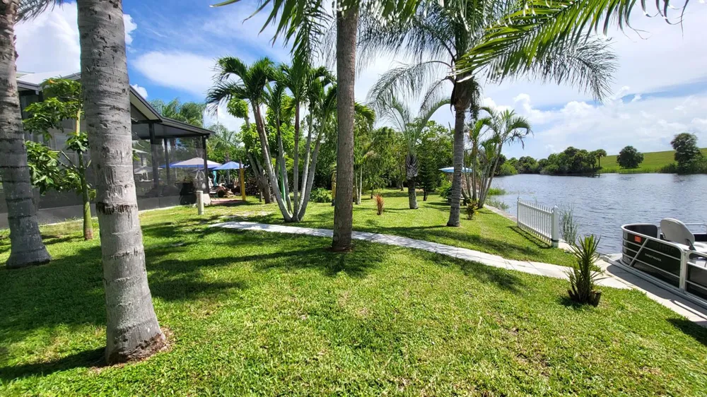 70 Turtle Cove Okeechobee, FL 34974