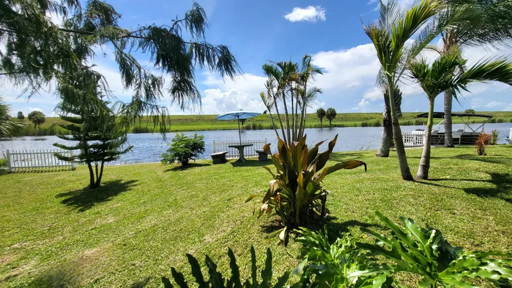 70 Turtle Cove Okeechobee, FL 34974