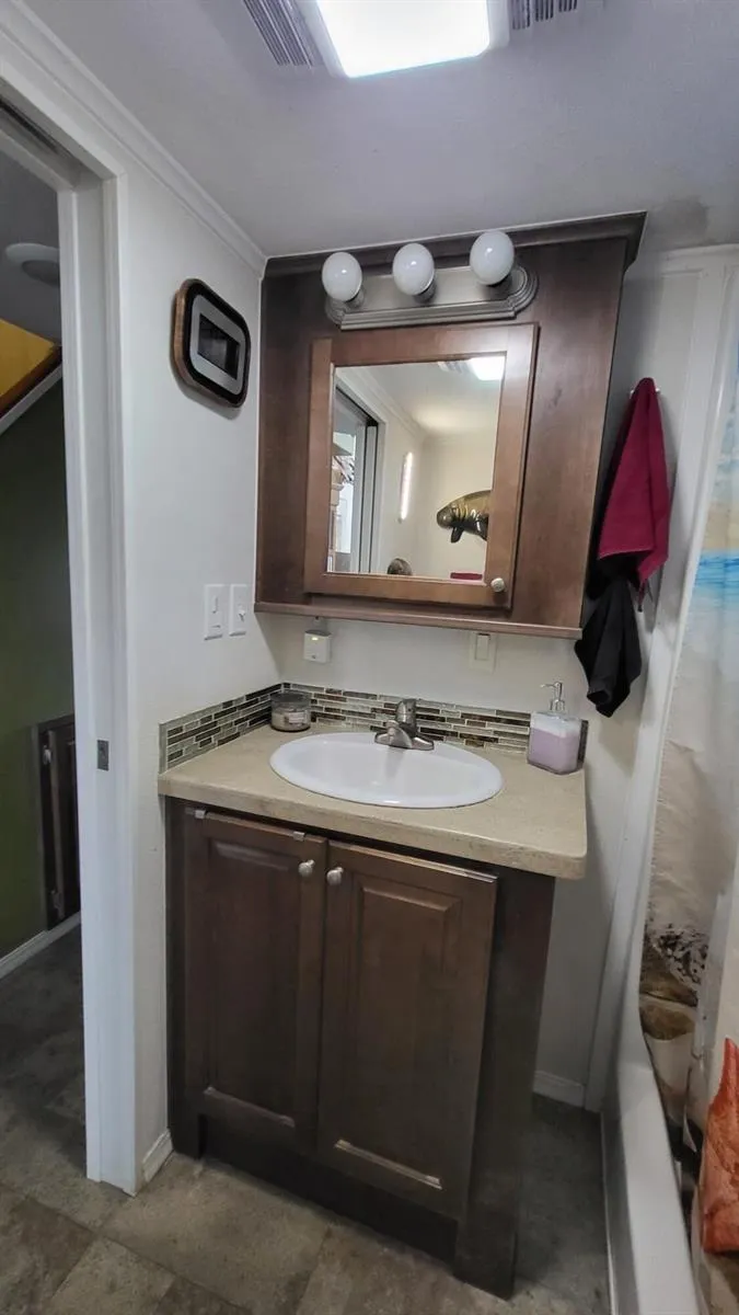70 Turtle Cove Okeechobee, FL 34974