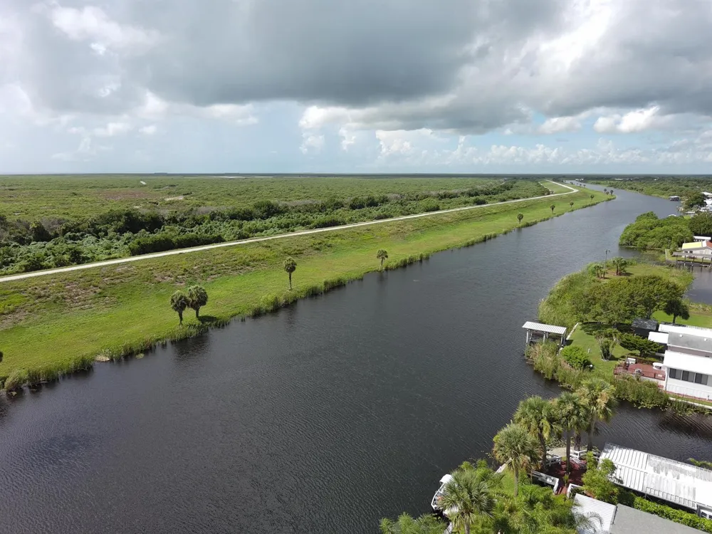 70 Turtle Cove Okeechobee, FL 34974