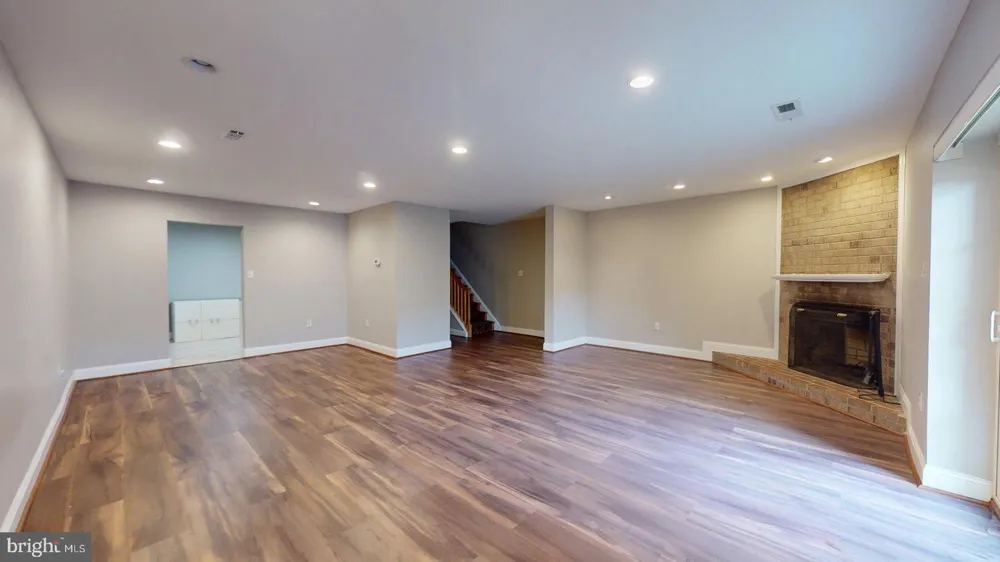 951 S ROLFE STREET #1 Arlington, VA 22204