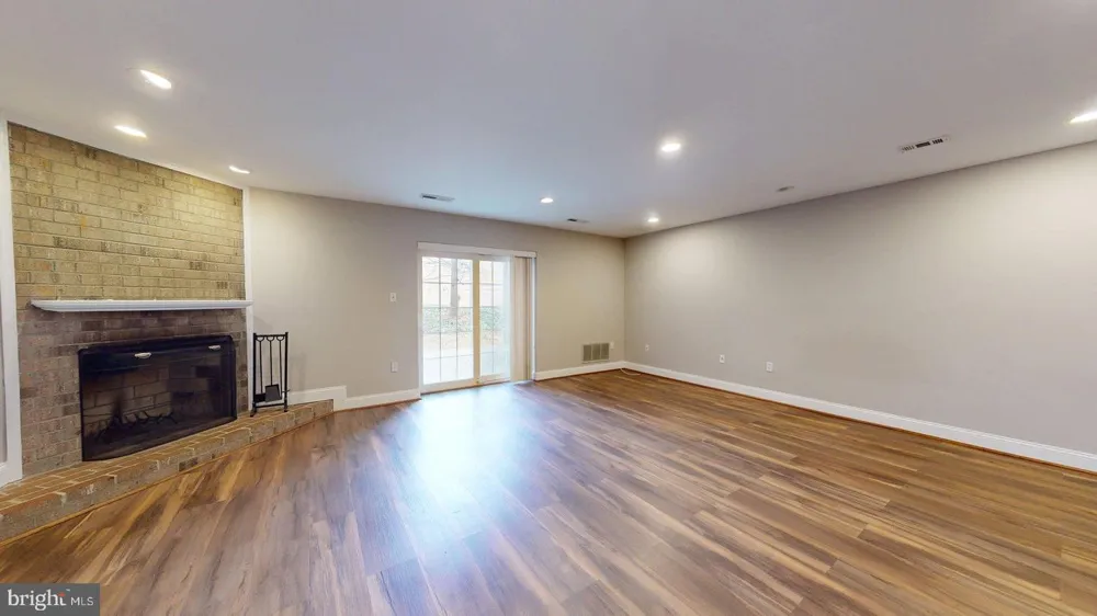 951 S ROLFE STREET #1 Arlington, VA 22204