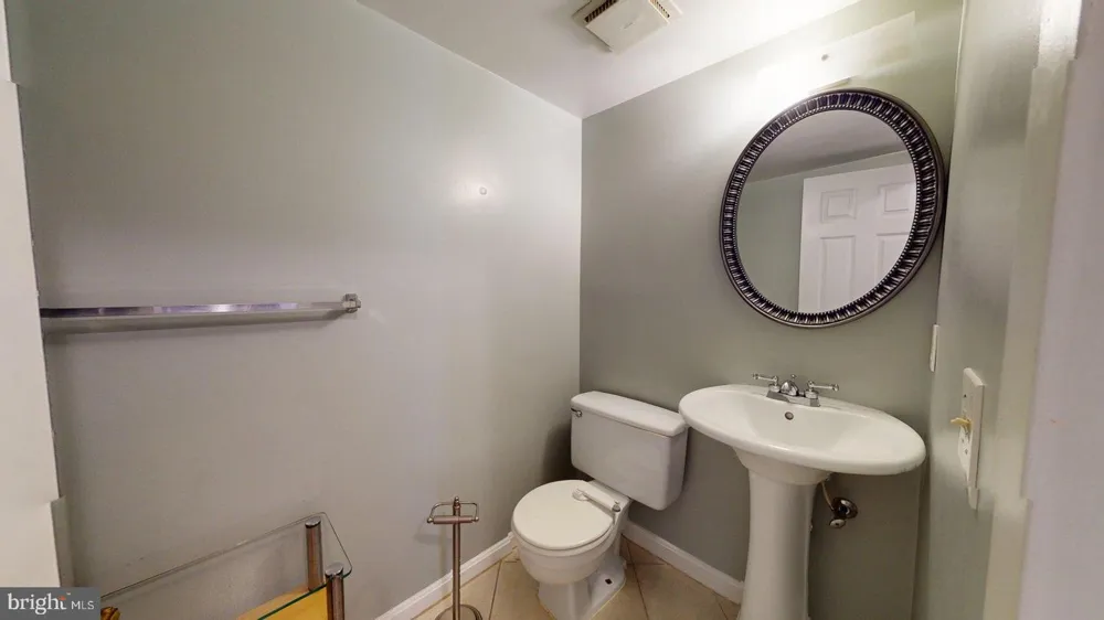 951 S ROLFE STREET #1 Arlington, VA 22204