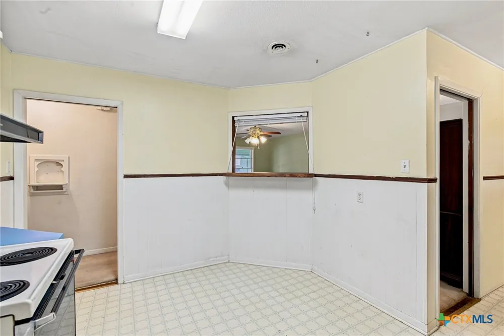 2302 E Rosebud Avenue Victoria, TX 77901