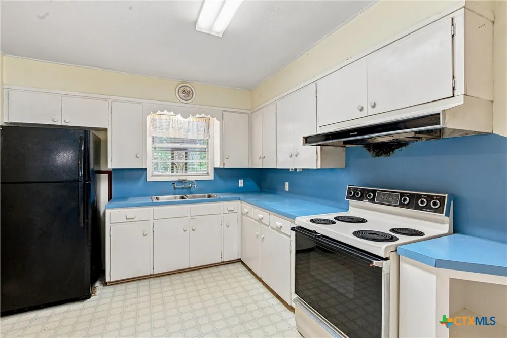 2302 E Rosebud Avenue Victoria, TX 77901