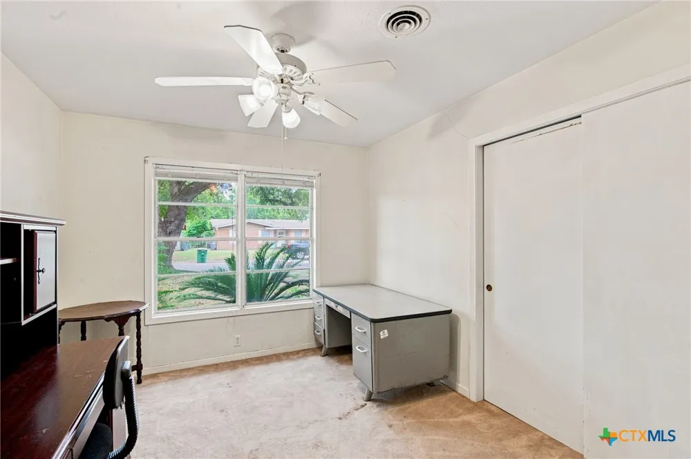 2302 E Rosebud Avenue Victoria, TX 77901