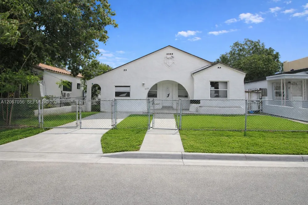915 SW 9th Ct Miami, FL 33130