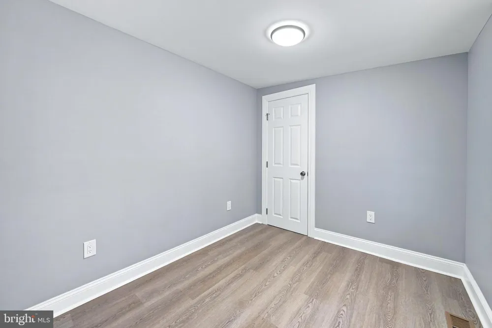 1205 OAK STREET Wilmington, DE 19805