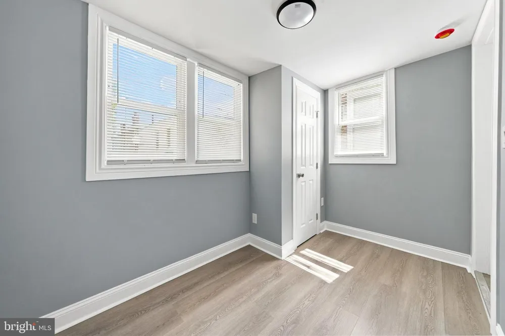 1205 OAK STREET Wilmington, DE 19805