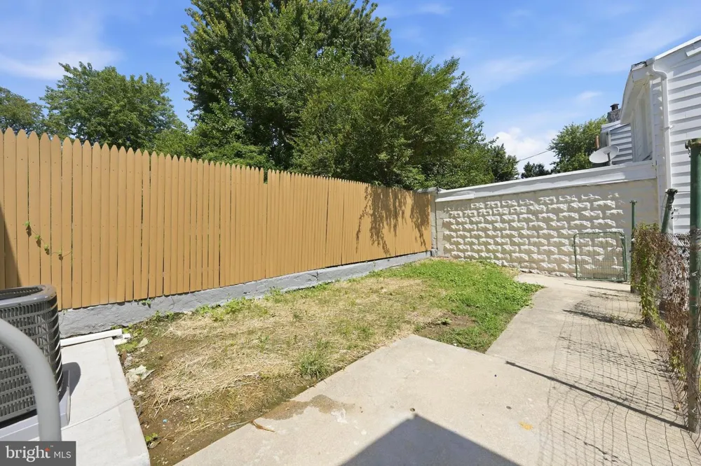 1205 OAK STREET Wilmington, DE 19805