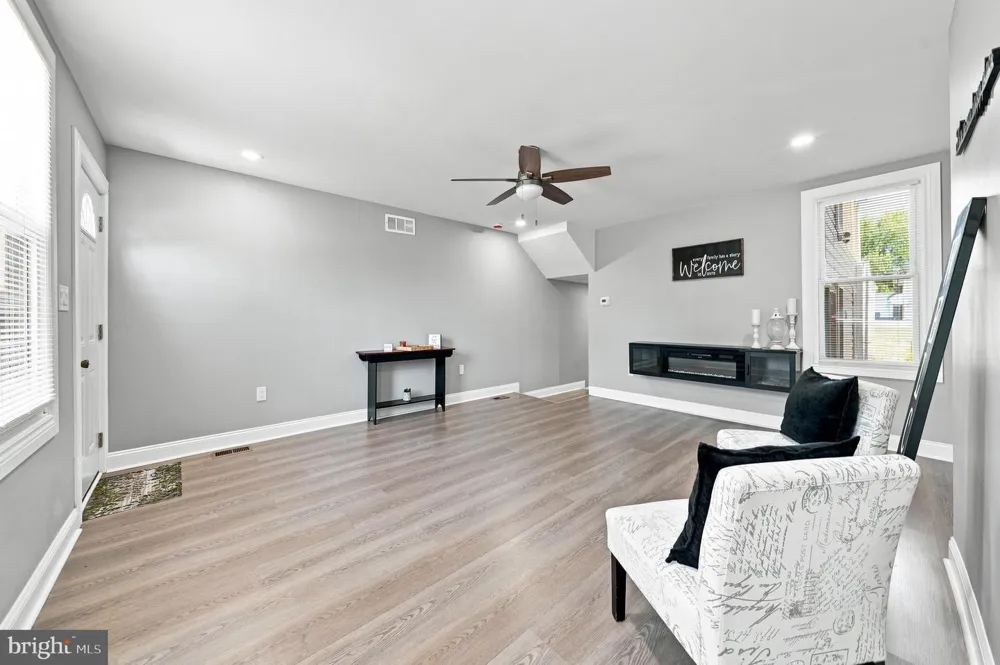 1205 OAK STREET Wilmington, DE 19805