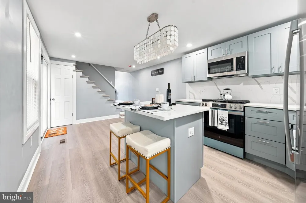 1205 OAK STREET Wilmington, DE 19805