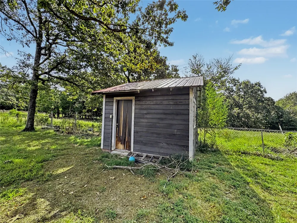 24737 E Cobbs Corner Road Tahlequah, OK 74464