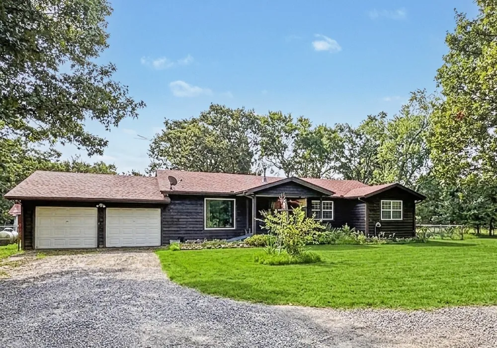 24737 E Cobbs Corner Road Tahlequah, OK 74464